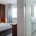 ホテル Hotel Chalet 3*
