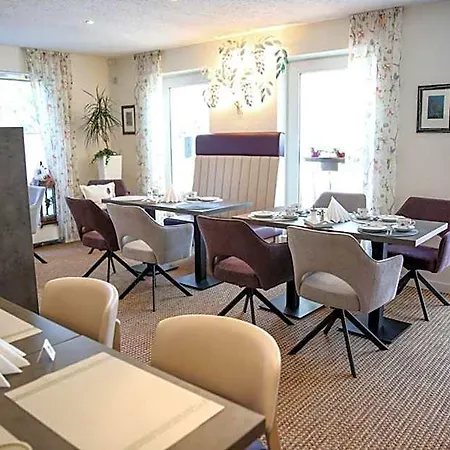 Hotel Chalet באד צווישנהם