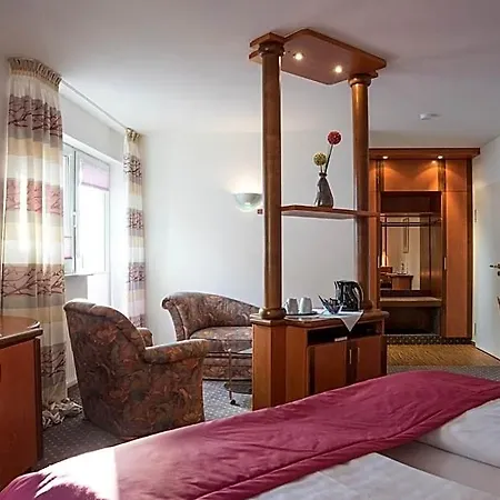 Hotel Chalet מלון