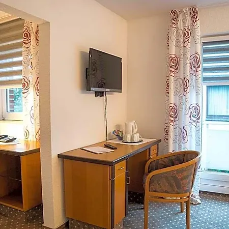 Hotel Chalet מלון 3*