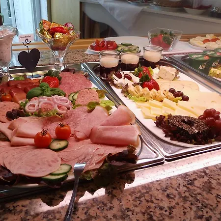 Hotel Chalet באד צווישנהם